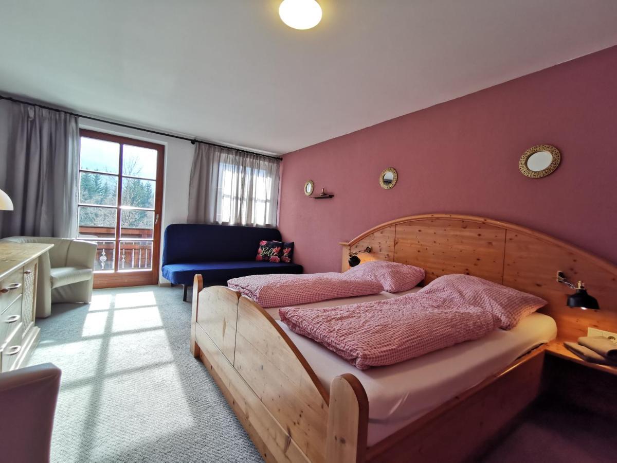 Landhotel Kastanienhof Гундерсхайм Экстерьер фото